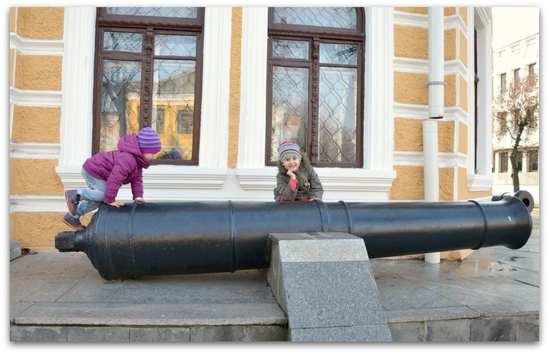 Мартышки и нога мамонта.