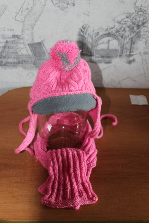 Шапочка зимняя с шарфиком.