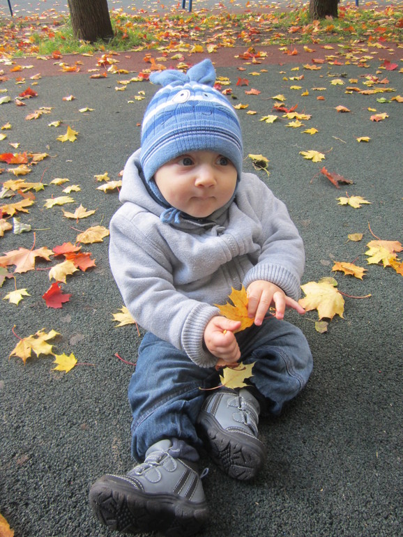 нам 9 месяцев и 1 день))