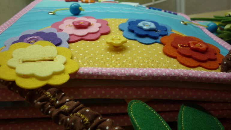 Книжечка с дракошей.