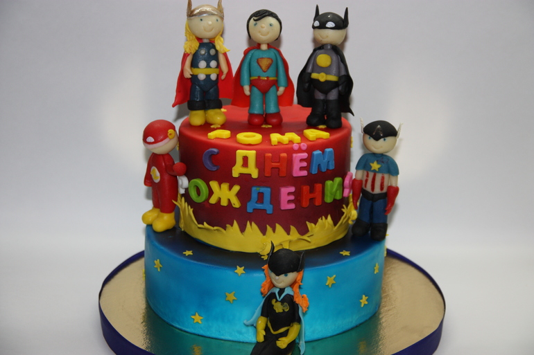 Торт с СУПЕРГЕРОЯМИ.
