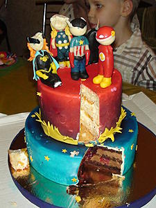 Торт с СУПЕРГЕРОЯМИ.