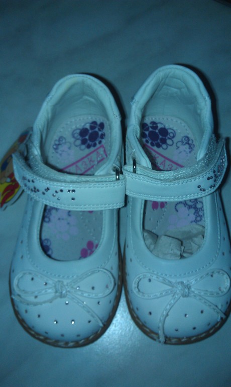 Новая обувь для девочки р22-23