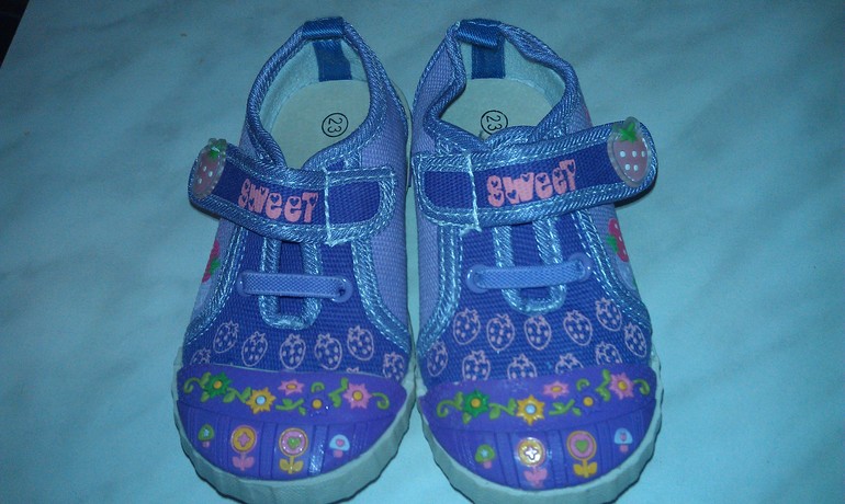 Новая обувь для девочки р22-23