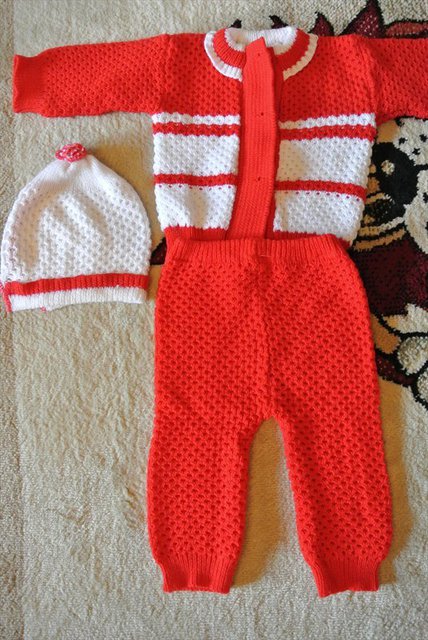 новые костюмы по 300руб