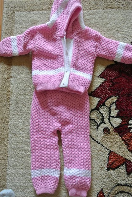 новые костюмы по 300руб