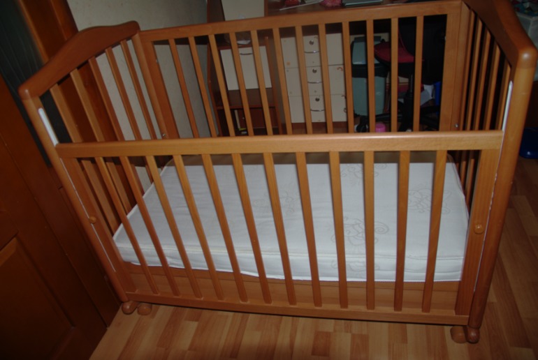 Кроватки детские +матрасики!