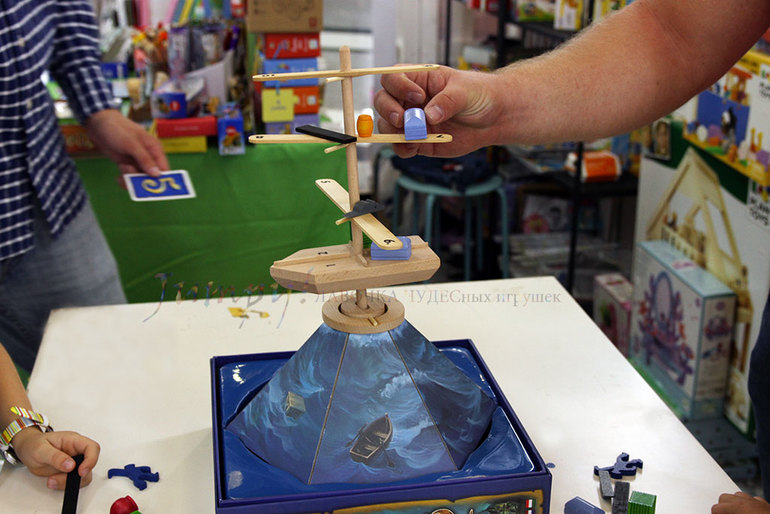 Лавочка Чудесных игрушек ищет волшебницу!