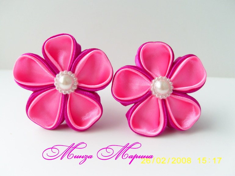 Много ромашек)))