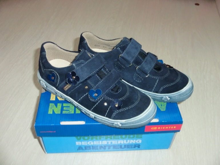 Огромный пристрой обуви 31-32 размера