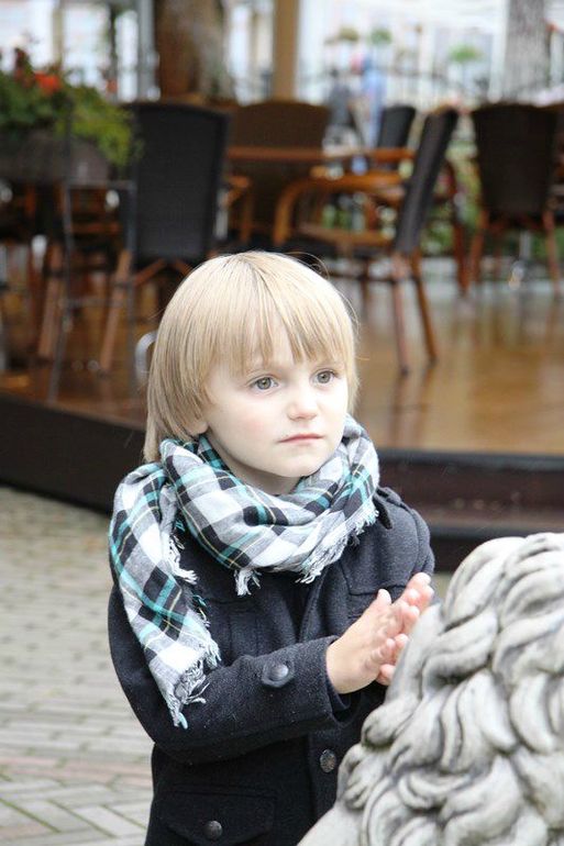 Странности  развития в 4,9