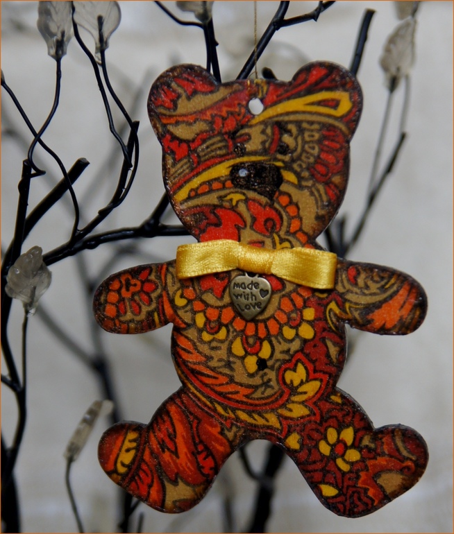 Шкатулка и игрушки на ёлку.