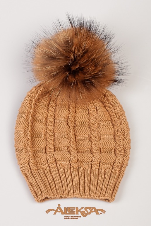 ШАПОЧКИ с натуральными меховыми помпонами женские и детские! ПРЯЖА ИТАЛИЯ!