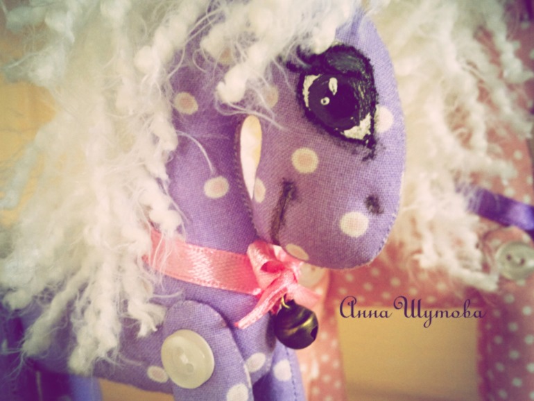 Белогривые лошадки)))