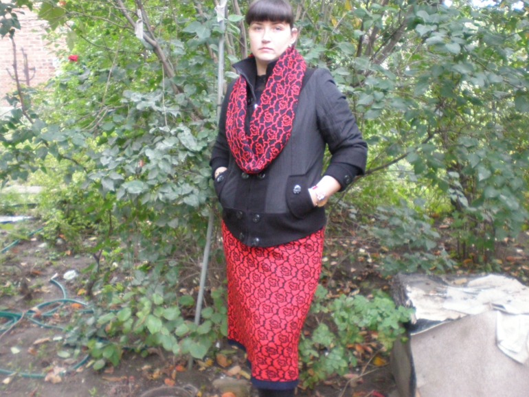 Комплект "Розы" .Юбка и два снуда.