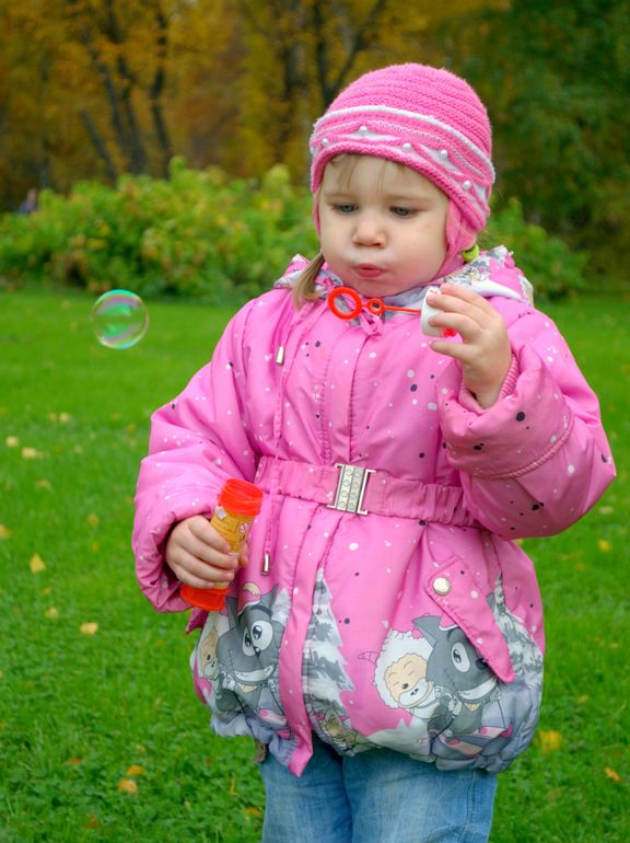 " Мыльные пузыри и осенью любимая забава "