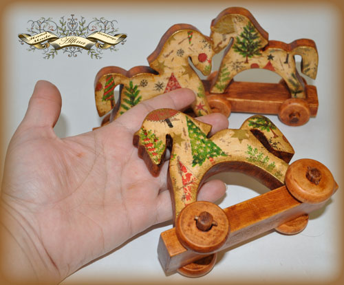 Табун новогодних лошадок!