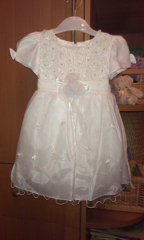 Новогодние костюмы на девочку... Ангелочек на 1-1.5 года, стрекоза на 2-2.5 года, платье белое нарядное на 1.5-2 года