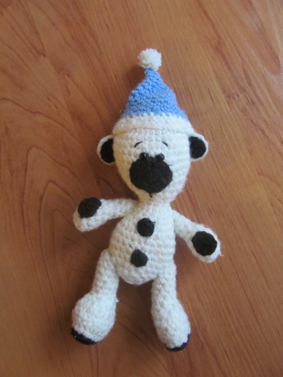 Вот такие милые игрушки вяжет моя 12 -ти летняя дочка!!!