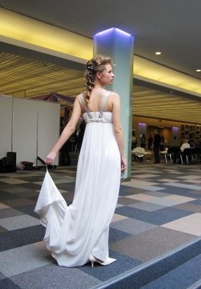 Продаю свадебное платье от to be bride  всего за 6990р.