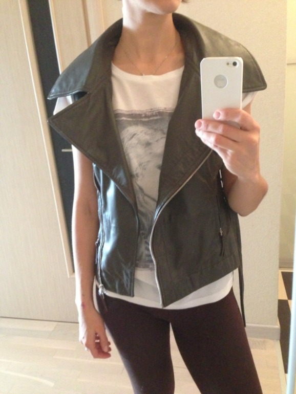 Кожаный жилет Lui Jo - новый! 6000 руб.