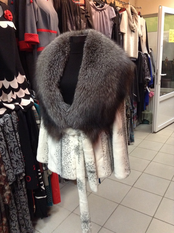 Полушубок ИЗ МЕХА БОБРА + РОСКОШНЫЙ ВОРОТНИК ИЗ ПЕСЦА размер: 44 - 46