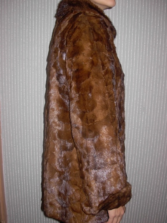Стильная шубка из норки, р. 44-46, 18.000 руб.