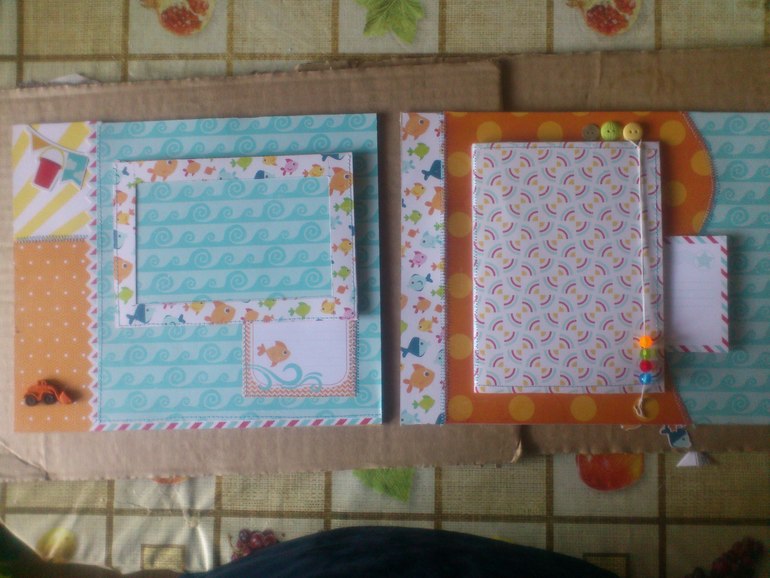 Покритикуйте пожалуйста.Первый разворот мальчикового альбома.