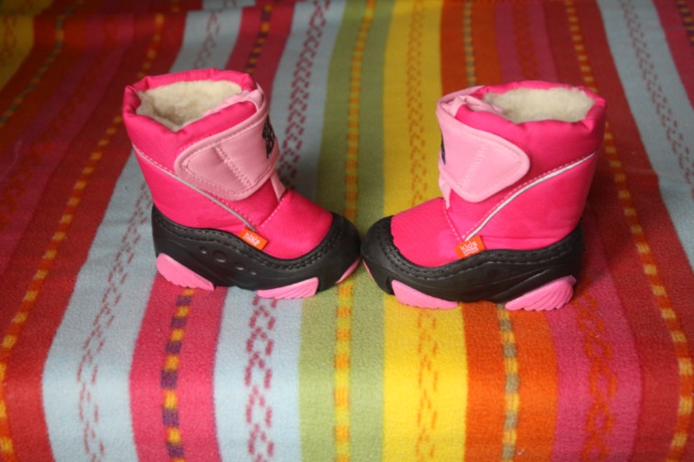 Продаю сноубутсы Demar на мальчика и девочку  20-21 размер