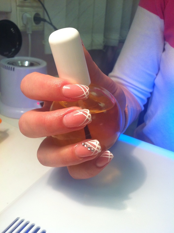 Мастер по наращиванию ногтей, маникюру, Shellac