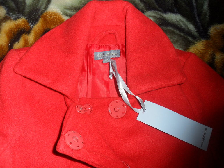 Пристрою (продам)  осеннее пальто 11о размера! 2000 рублей! Почта!