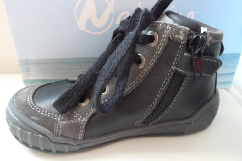 Кроссовки NATURINO кожа, размер 25.