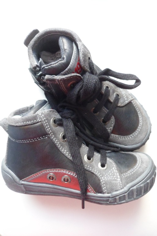 Кроссовки NATURINO кожа, размер 25.