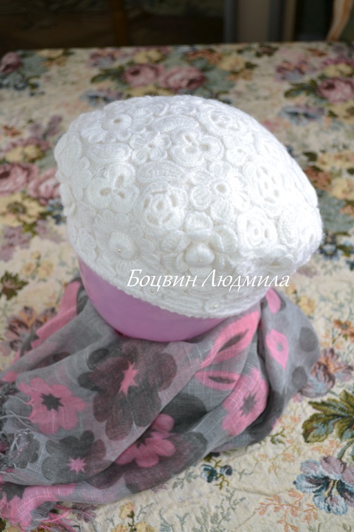 Берет крючком "Цветочный"