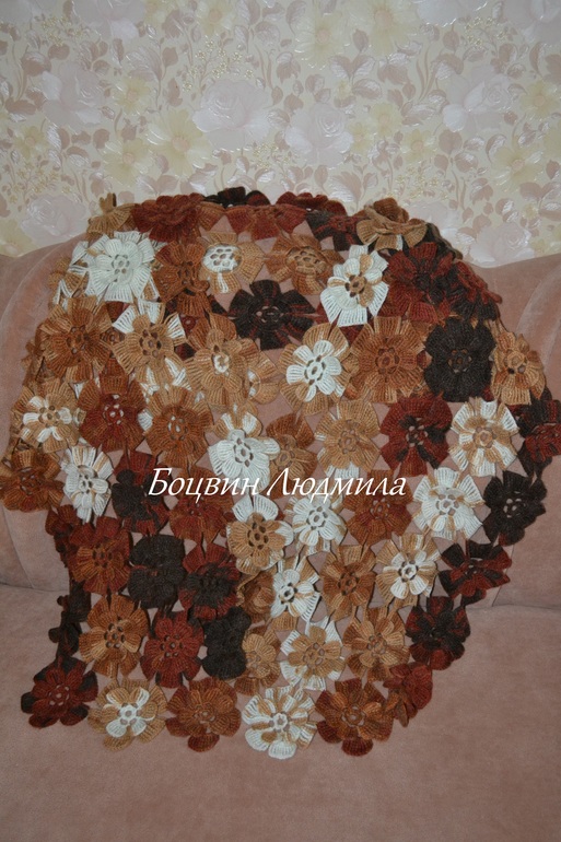 Палантин крючком из цветочных мотивов - 2