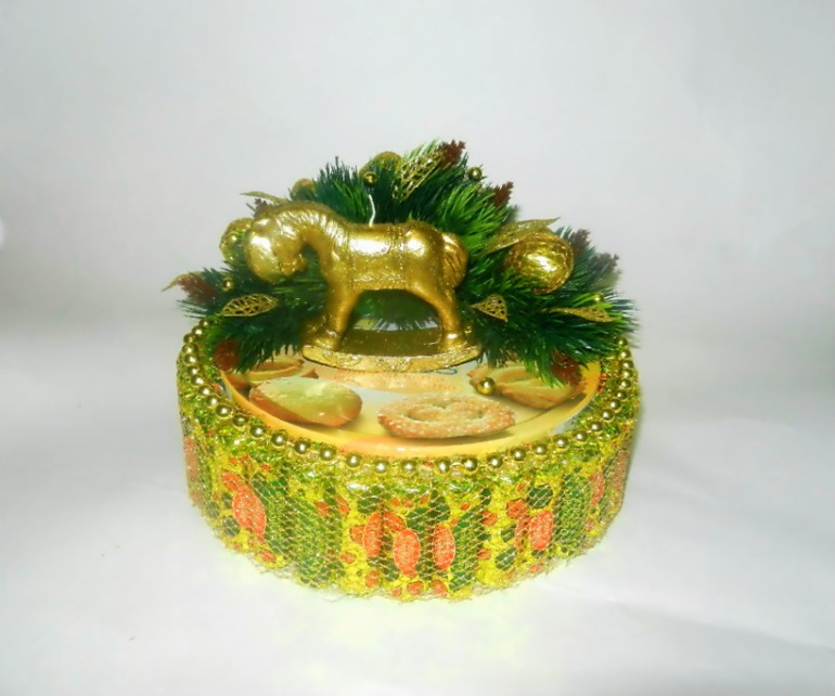 Новогодний тортик с лошадкой