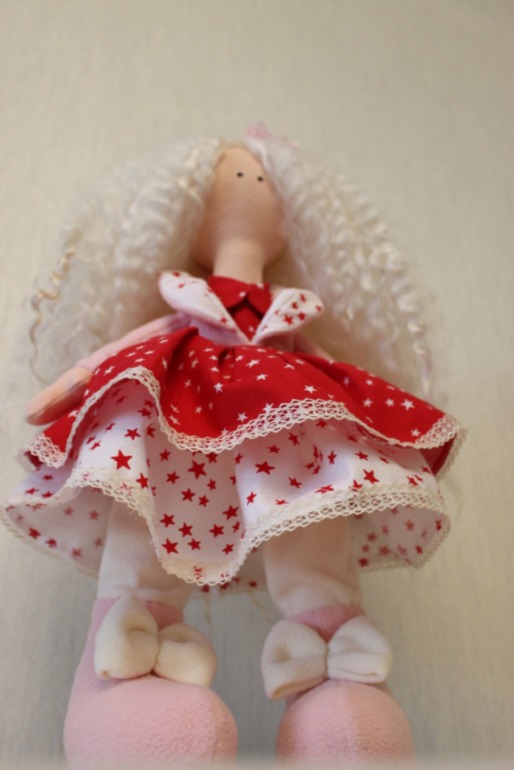 Текстильная кукла ручной работы. Продается.