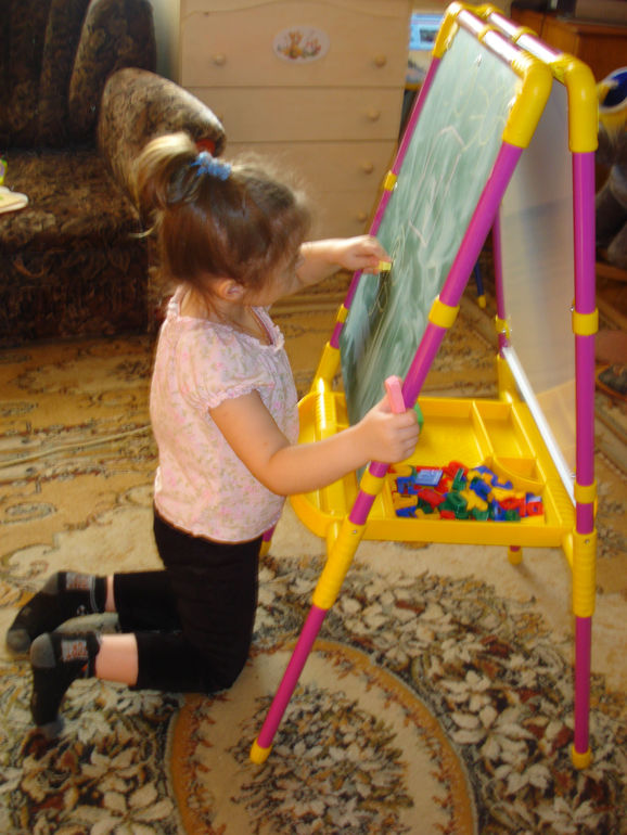 Один мольберт и море радости))