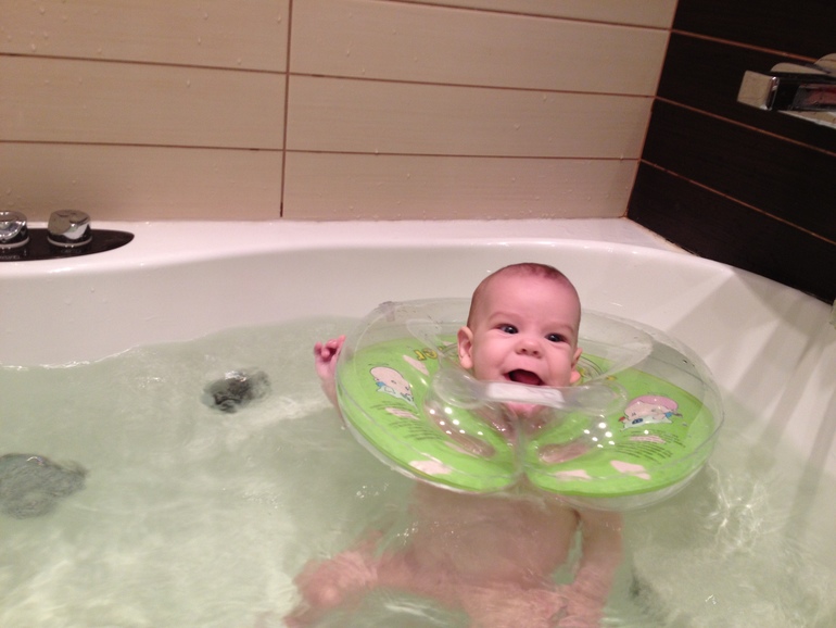 А нам уже 4 месяца!!!!