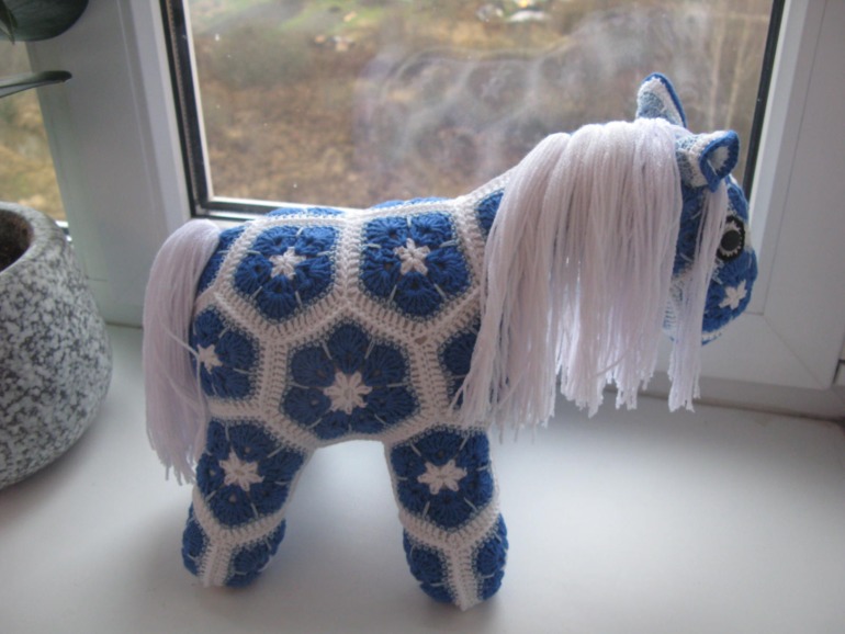 Цветочная лошадка