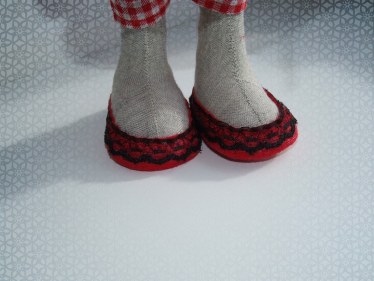 Зайка в красном :)