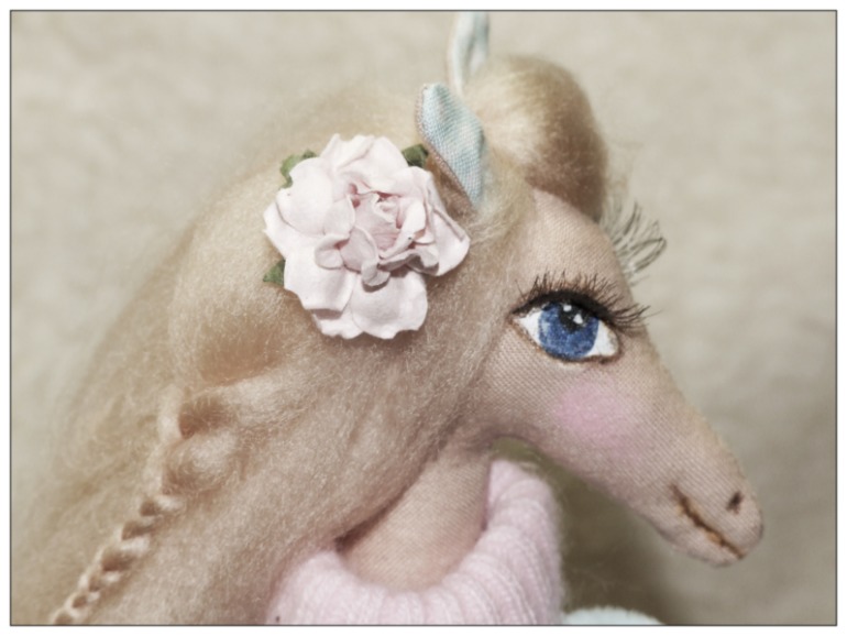 Лошадка Розочка