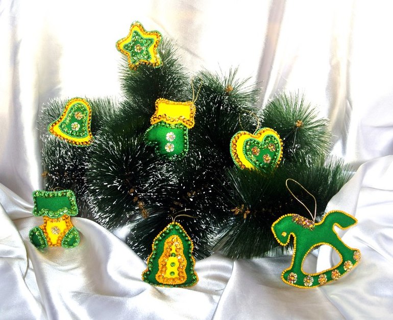 ЕЩЕ САПОЖОК И ИГРУШЕЧКИ