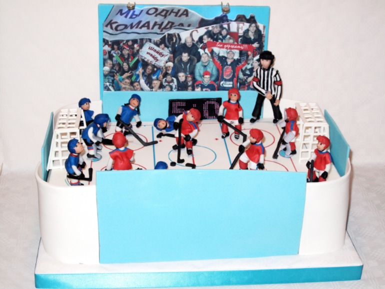 В хоккей играют настоящие...