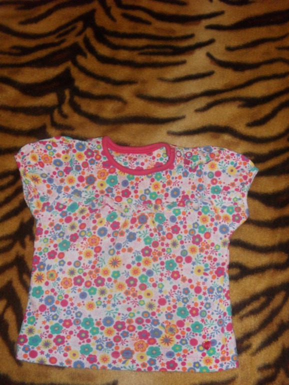 Маечки Мазекея на 6-9 мес 3 шт 200 руб