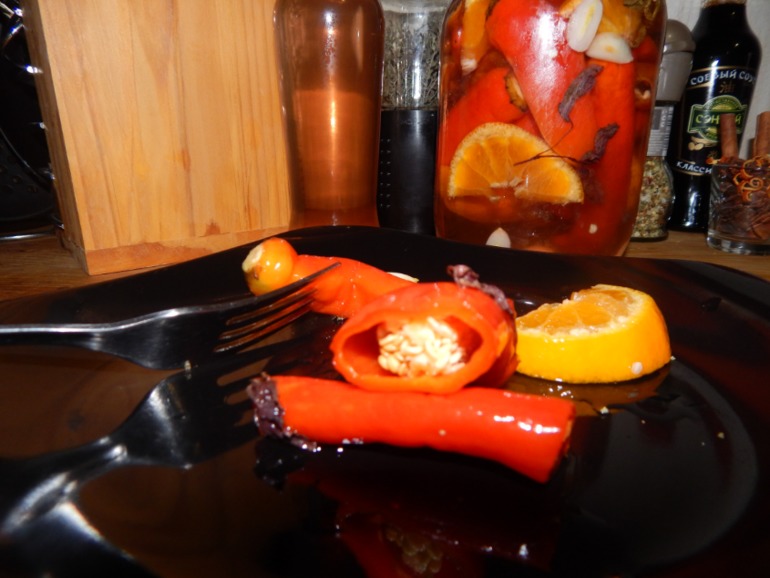 Маринованный острый перец.