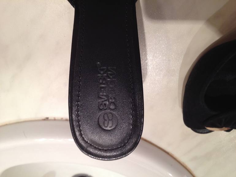 Замшевые черные босоножки 39 размер 500 рублей