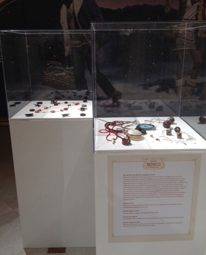 Выставка украшений Эвелины Хромченко