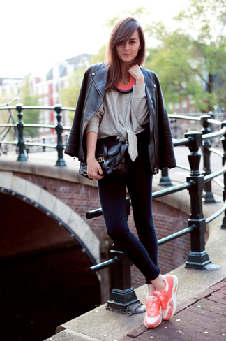 Модный тренд: кроссовки