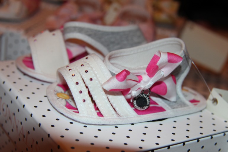 BIKKEMBERGS и Monnalisa. пинетки.хороший подарок